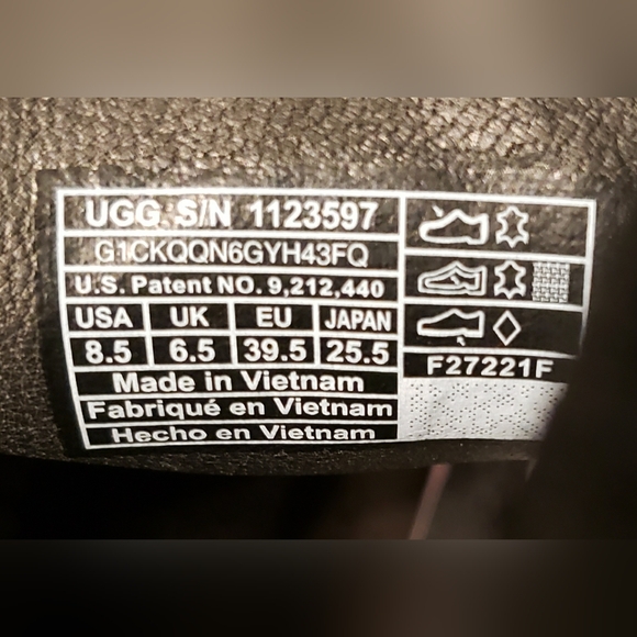 UGG Kennadi Suede Ankle Booties Boho Hard Sole Moccasins Fringe Black 8.5 - Picture 12 of 13